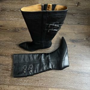 Annora black like new boots